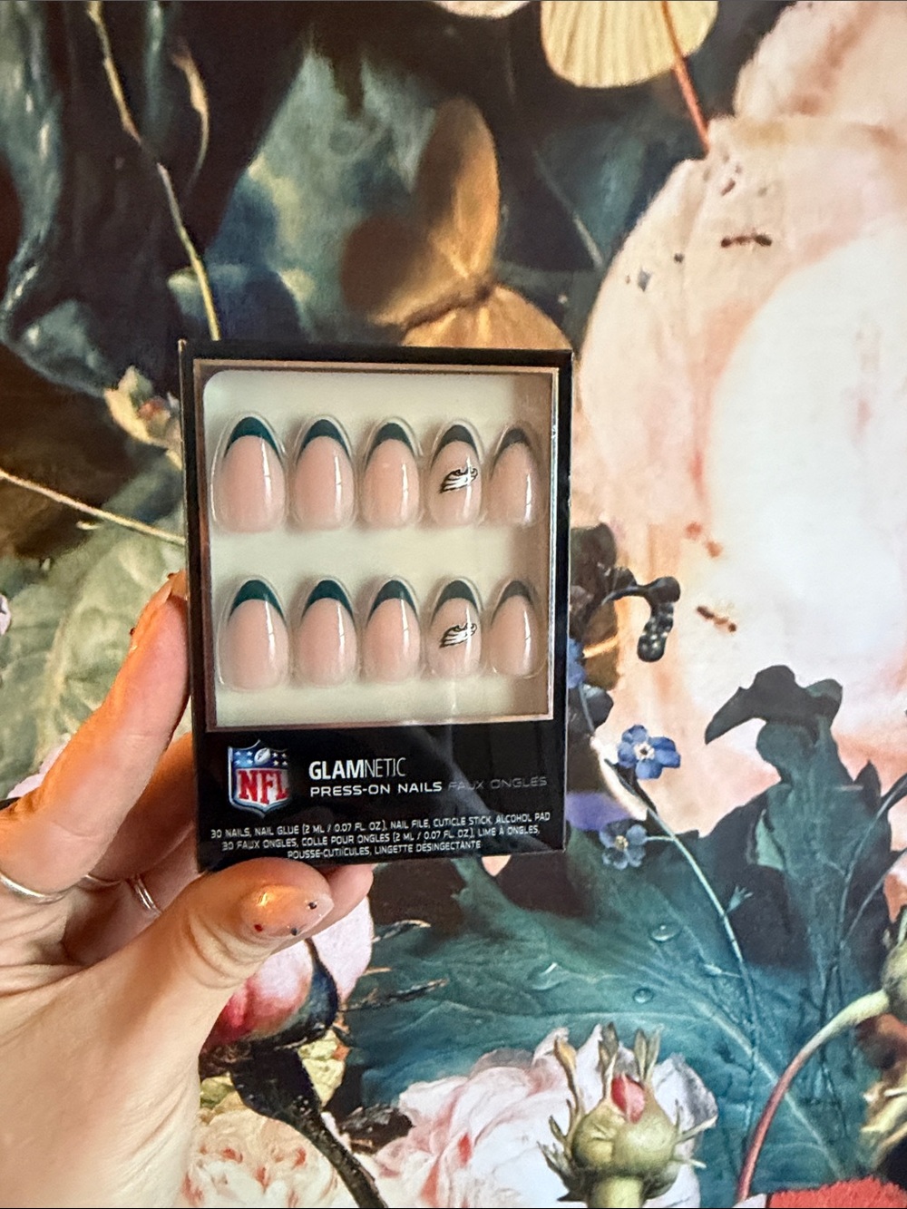 NIB NWT GLAMNETIC Philadelphia Eagles short almond press-on nails